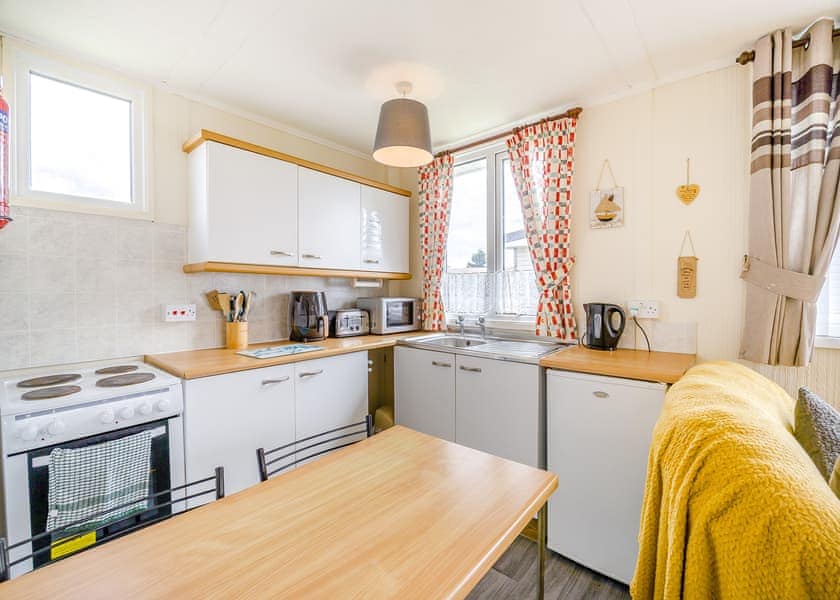 Chalet 2 - Ravenna Holiday Park, Anderby Creek, Mablethorpe