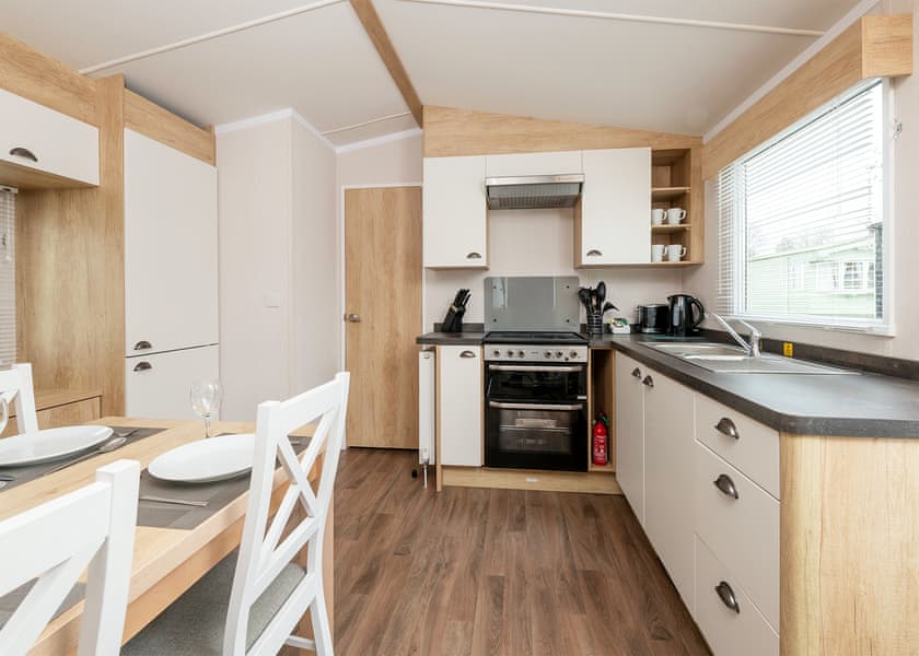 Stratford Caravan (Pet) - Riverside Park, Stratford-upon-Avon