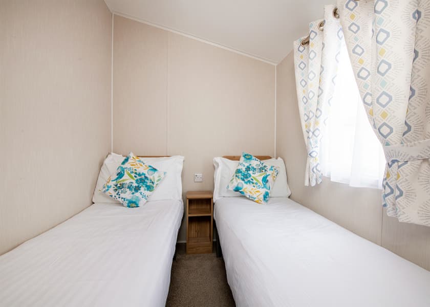 Shakespeare Caravan (Pet) - Riverside Park, Stratford-upon-Avon