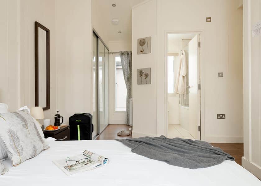 Shakespeare Lodge (Pet) - Riverside Park, Stratford-upon-Avon