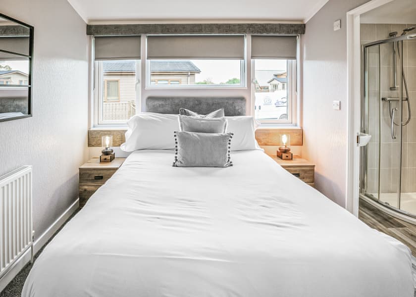 Lake View Lodge 4 Berth - Ream Hills Holiday Park, Weeton, Fylde Coast