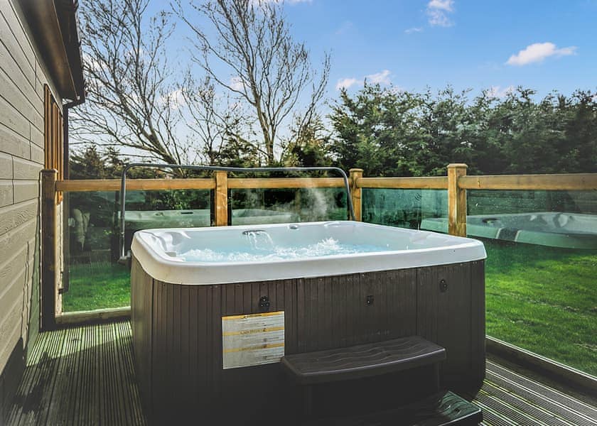 Woodland View Lodge - Ream Hills Holiday Park, Weeton, Fylde Coast