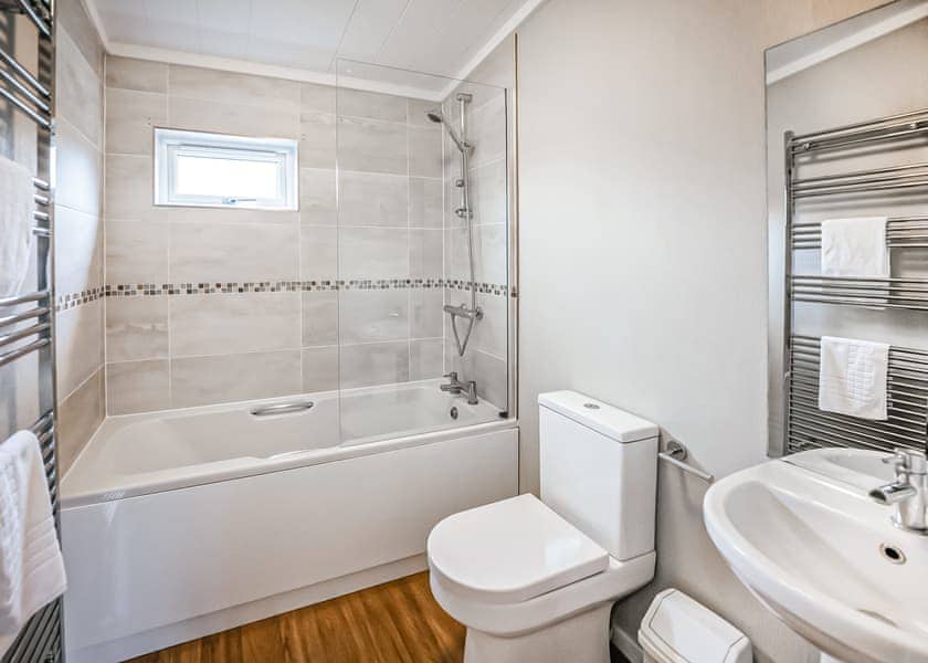 Woodland View Lodge - Ream Hills Holiday Park, Weeton, Fylde Coast