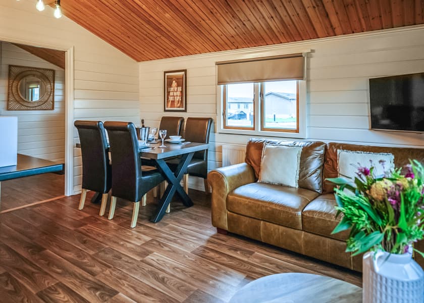 Pawprint Chalet - Ream Hills Holiday Park, Weeton, Fylde Coast