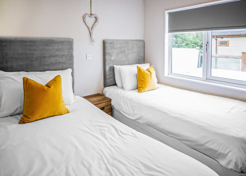 Woodland View Lodge 6 - Ream Hills Holiday Park, Weeton, Fylde Coast