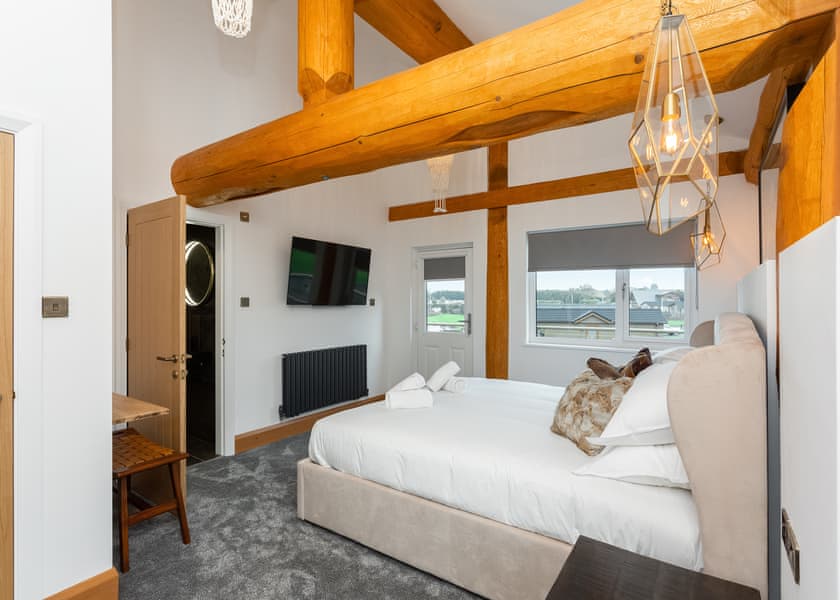 Greywolfe Cabin 16 - Ream Hills Holiday Park, Weeton, Fylde Coast