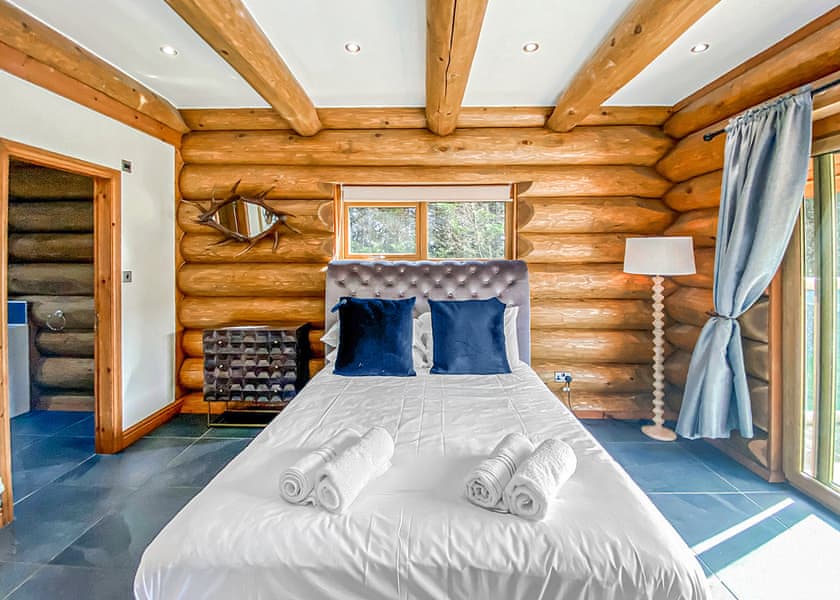 Cedar Woodland View 8+ Log Cabin - Ream Hills Holiday Park, Weeton, Fylde Coast