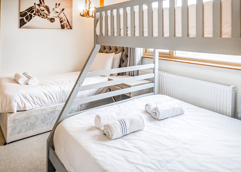 Cedar Woodland View 8+ Log Cabin - Ream Hills Holiday Park, Weeton, Fylde Coast