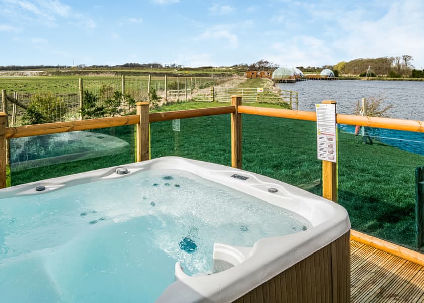 Cedar Lakeside 8+ Log Cabin - Ream Hills Holiday Park, Weeton, Fylde Coast