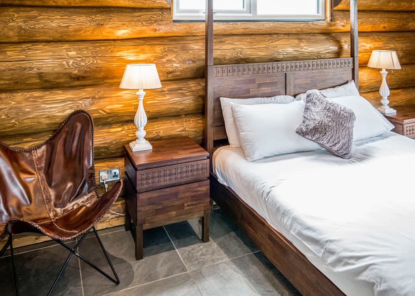 Cedar Lakeside 8+ Log Cabin - Ream Hills Holiday Park, Weeton, Fylde Coast