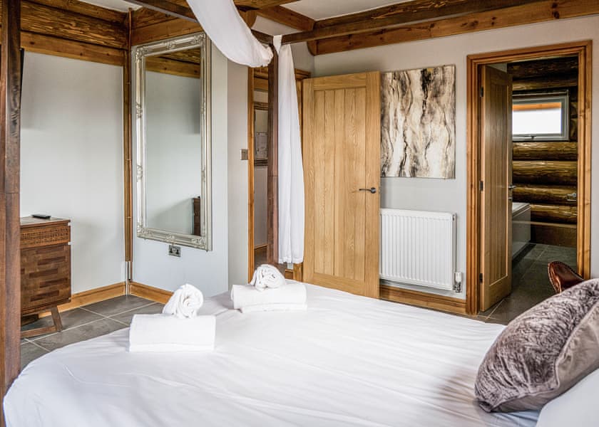 Cedar Lakeside 8+ Log Cabin - Ream Hills Holiday Park, Weeton, Fylde Coast