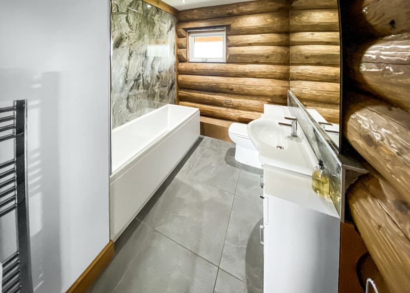 Cedar Lakeside 8+ Log Cabin - Ream Hills Holiday Park, Weeton, Fylde Coast