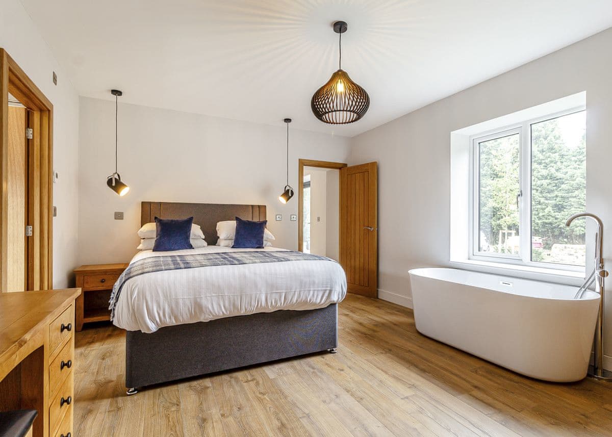 Redbrick Woodland Lodges - Holiday Lodge in Central England - Image 5