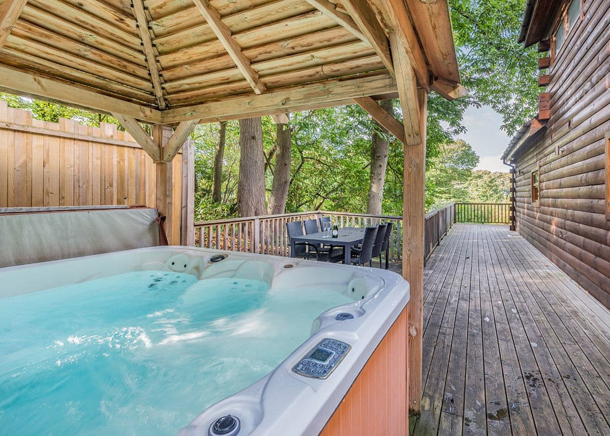 Redbrick Woodland Lodges - Holiday Lodge in Central England - Image 1