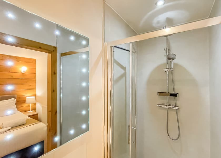 Chestnut Cabin - Redbrick Woodland Lodges, Edwinstowe