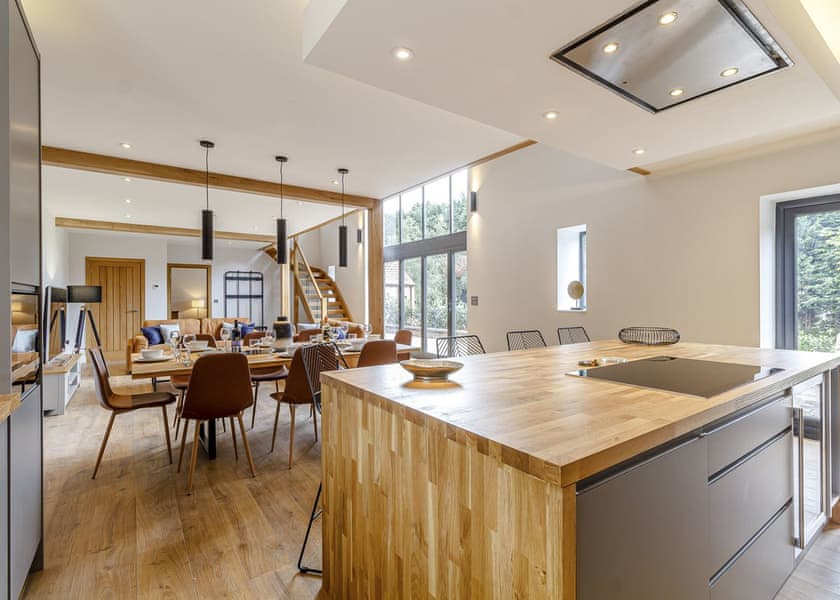 Great Barn - Redbrick Woodland Lodges, Edwinstowe