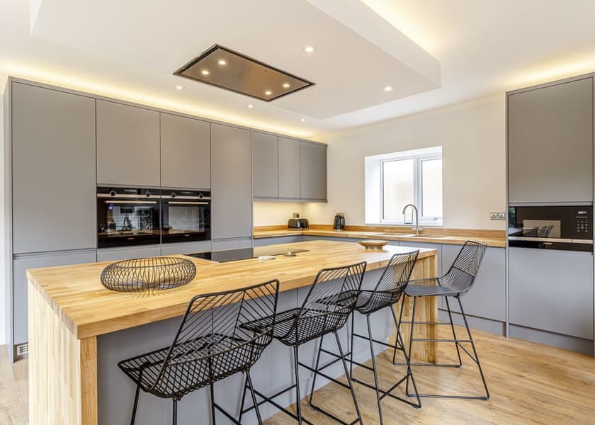 Great Barn - Redbrick Woodland Lodges, Edwinstowe