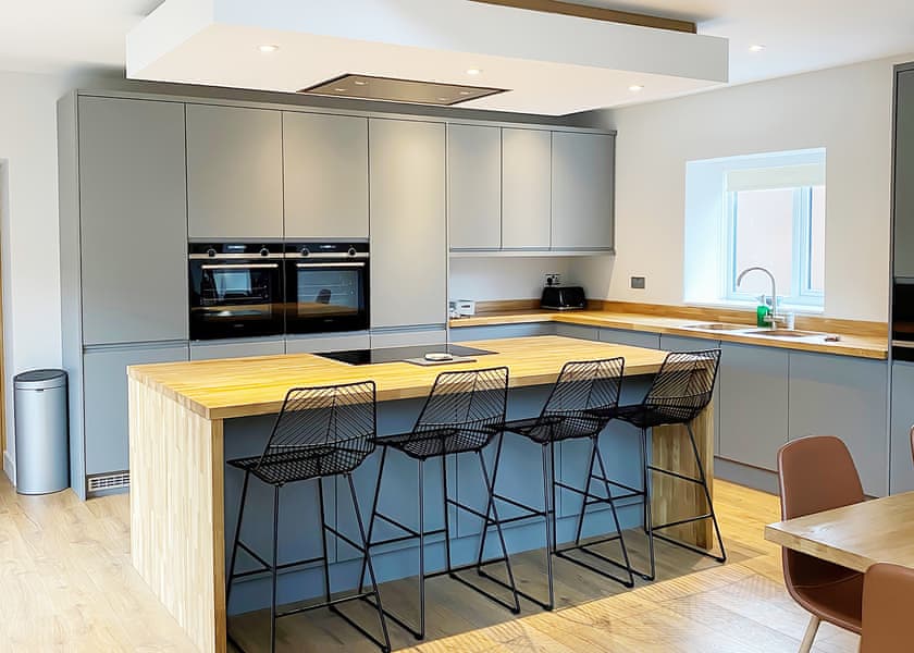 Great Barn - Redbrick Woodland Lodges, Edwinstowe