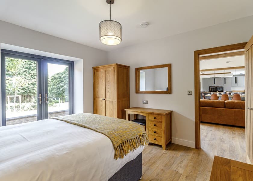 Great Barn - Redbrick Woodland Lodges, Edwinstowe