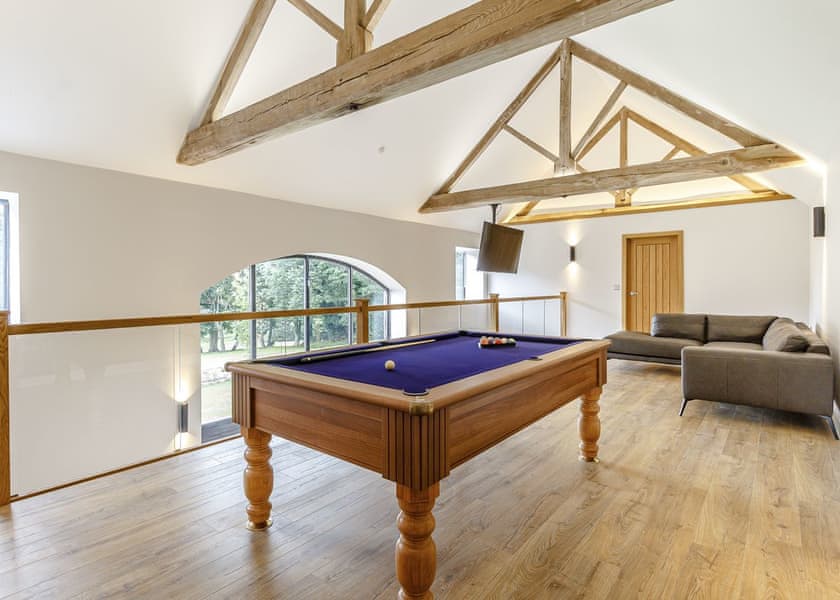 Great Barn - Redbrick Woodland Lodges, Edwinstowe