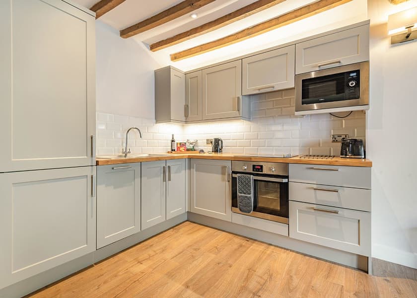 Cedar Cottage - Redbrick Woodland Lodges, Edwinstowe