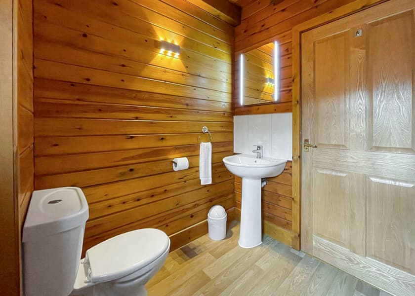 Lakeview Lodge - Redbrick Woodland Lodges, Edwinstowe