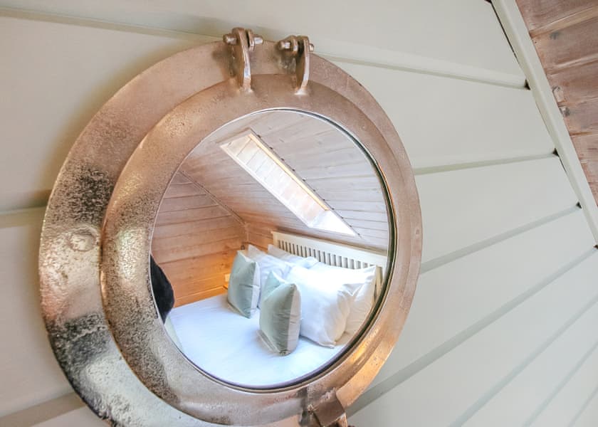 Osprey VIP, Osprey VIP (Pet) - Penrhos Park, Llanrhystud, Cardiganshire