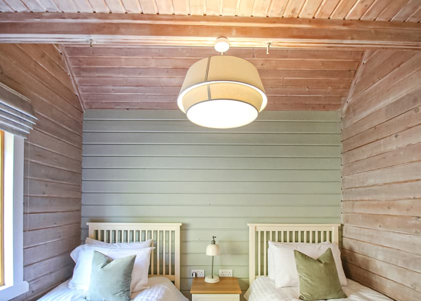 Osprey VIP, Osprey VIP (Pet) - Penrhos Park, Llanrhystud, Cardiganshire