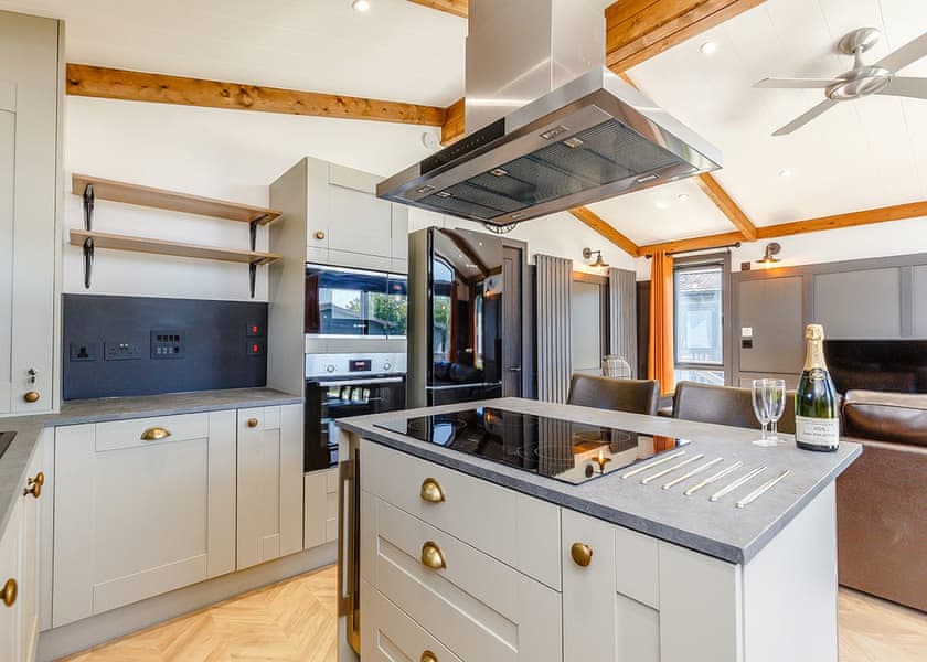 Castleton Lodge - Rivendale Lodge Retreat, Ashbourne