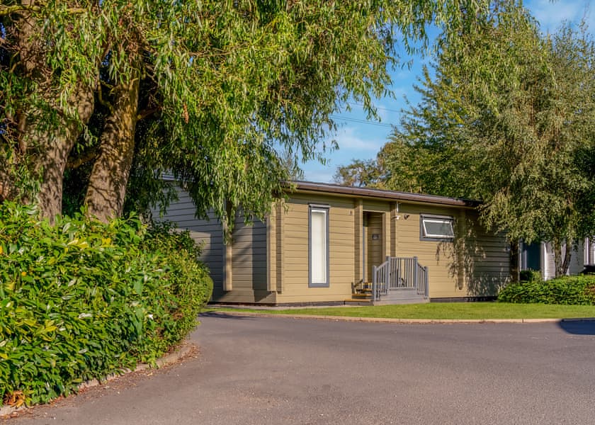 Roydon Marina Village, Roydon