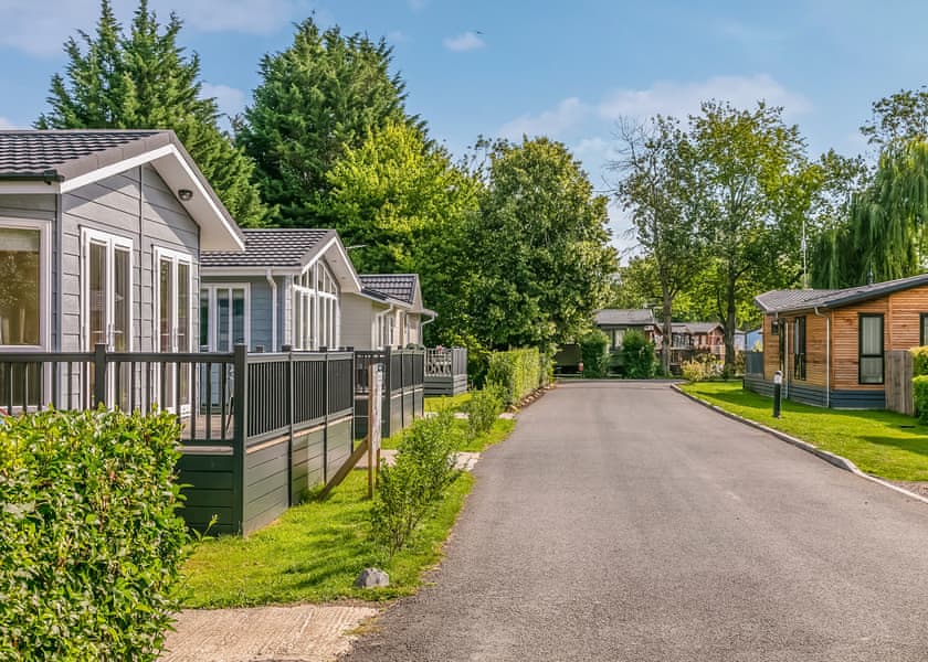 Roydon Marina Village, Roydon