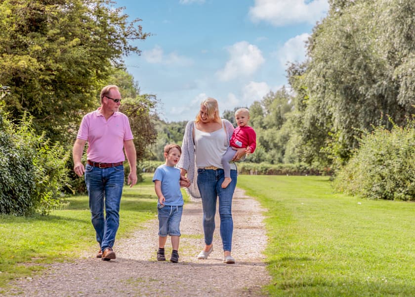 Roydon Marina Village, Roydon