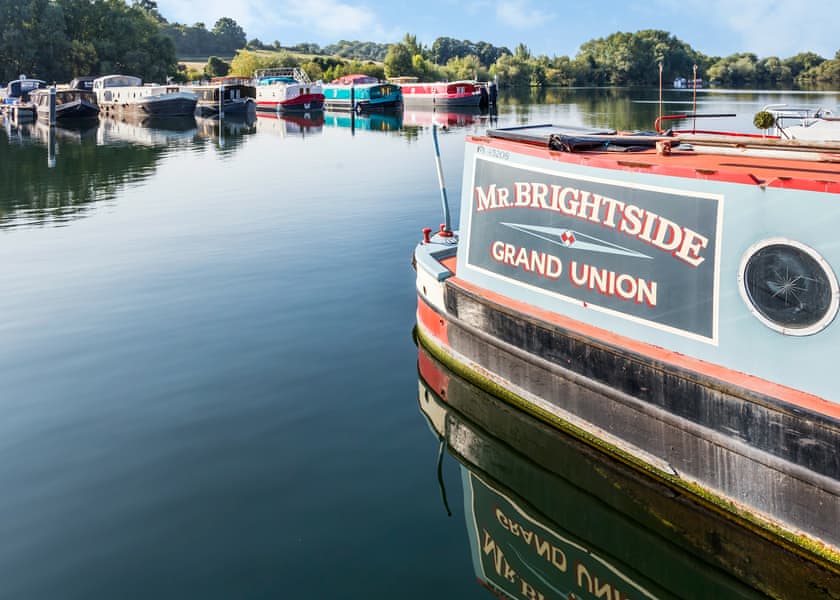 Roydon Marina Village, Roydon