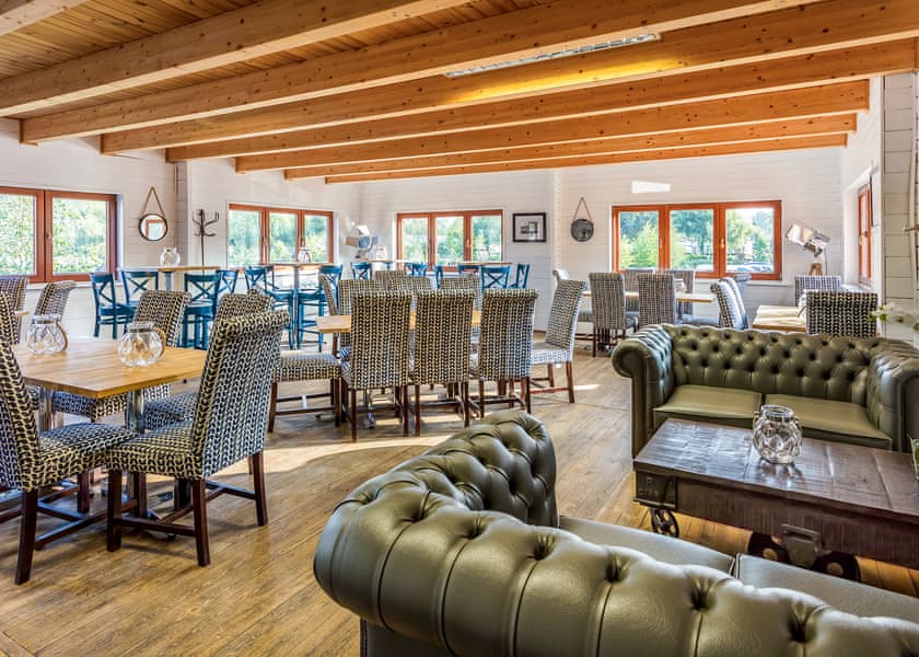 Roydon Marina Village, Roydon