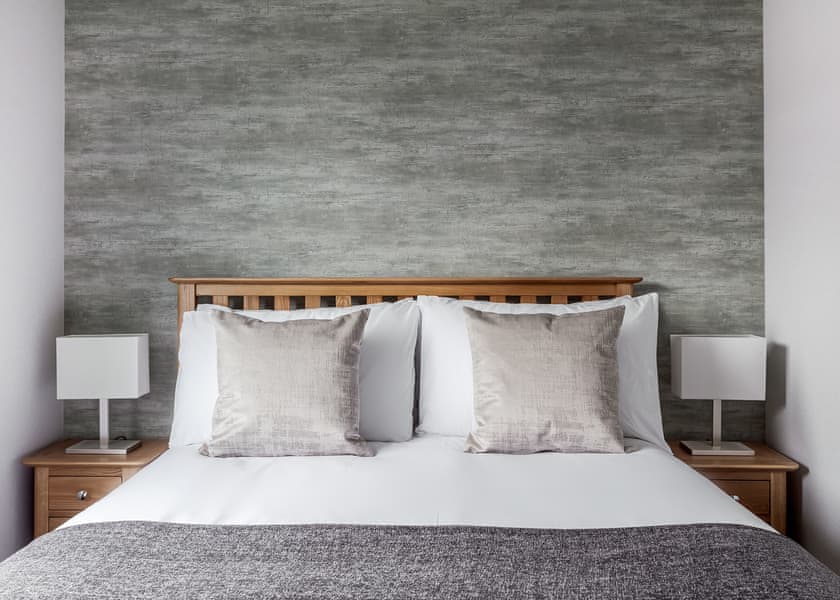 Three Bedroom Luxury Lodge with Hot Tub - Roydon Marina Village, Roydon