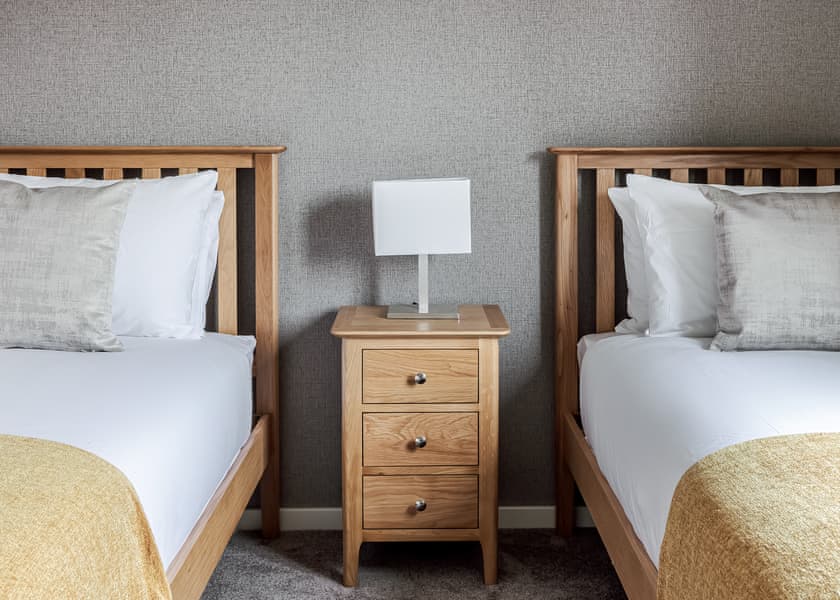 Three Bedroom Luxury Lodge with Hot Tub - Roydon Marina Village, Roydon