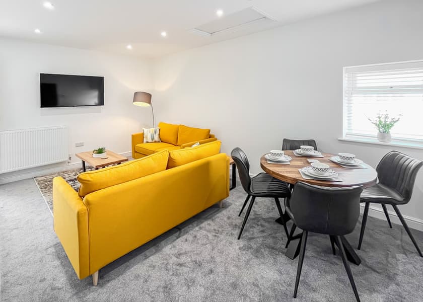 Heron2 Bed House Pet - Rookery Manor Cottages, Edingworth, Weston-super-Mare