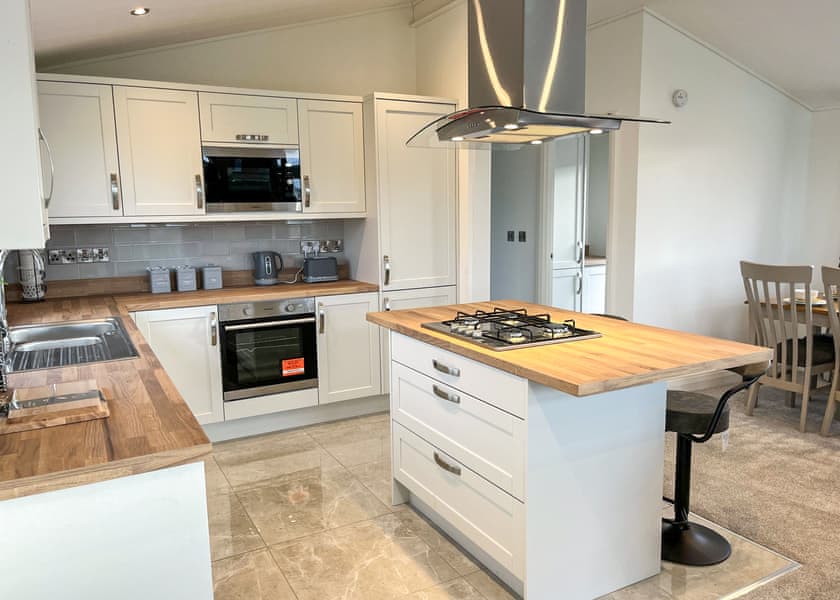 Hawthorn Luxury Lodge | Rookery Manor Lodges, Edingworth