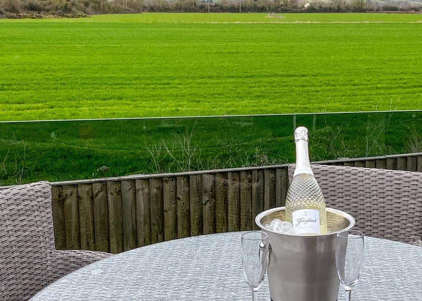 Hawthorn Luxury Lodge | Rookery Manor Lodges, Edingworth