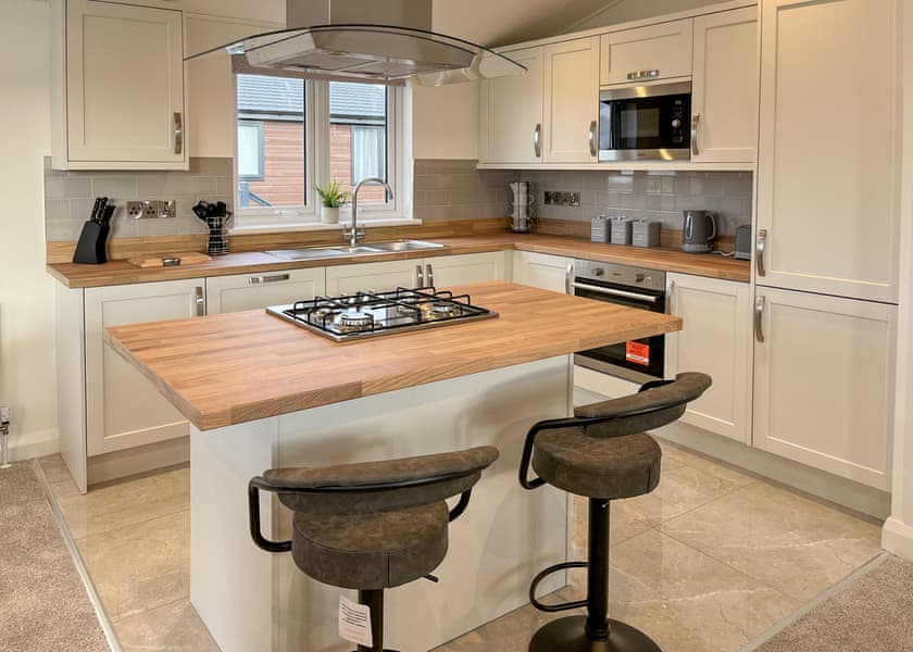 Hawthorn Luxury Lodges - Rookery Manor Lodges, Edingworth