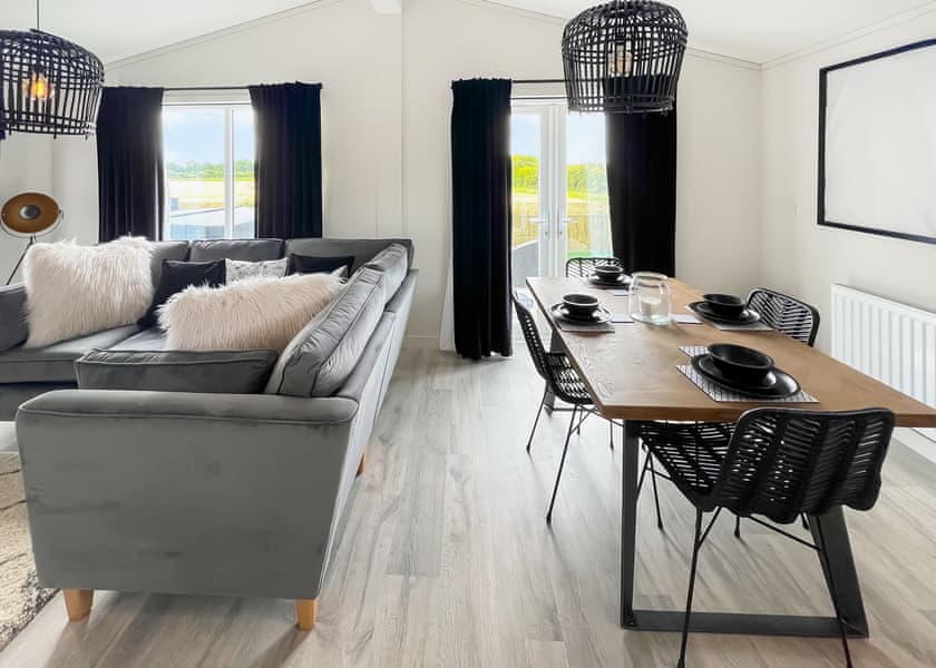 Hazel Lodge - Rookery Manor Lodges, Edingworth