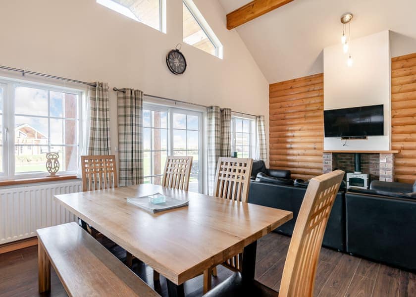 Skylark Lodge - Hornsea Lakeside Lodges, Hornsea