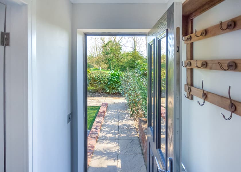 Typical Premium Cottage VIP 3 | Exclusive Island Cottage 6 Bth 3 Bed Hot Tub MS - The Lakes Rookley, Rookley Village