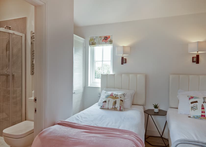 Typical Lakehouse | Exclusive The Lakehouse 4 Berth - The Lakes Rookley, Rookley Village