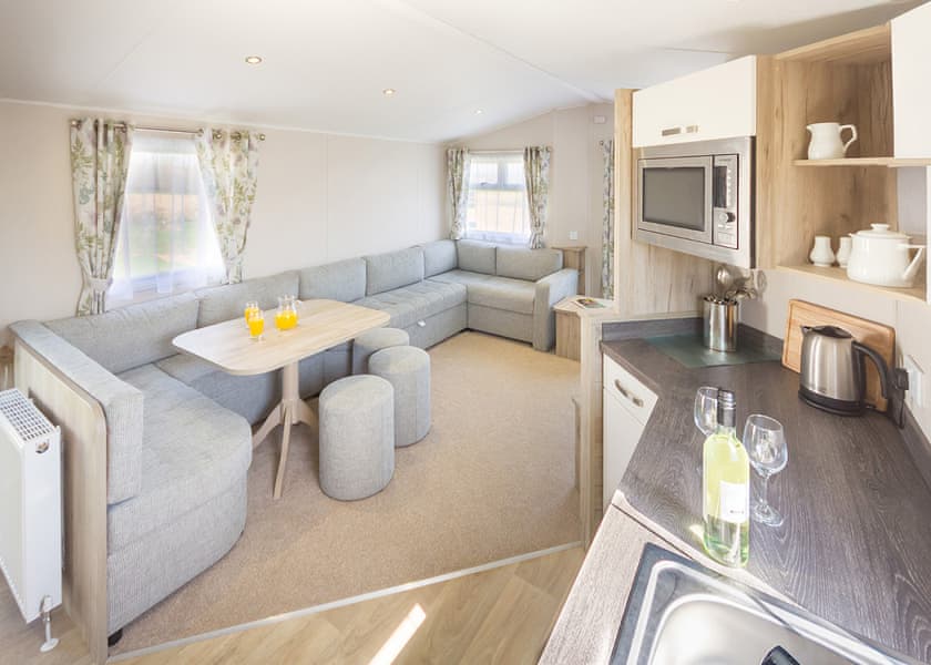 4 Berth Superior Caravan A - The Lakes Rookley, Rookley Village