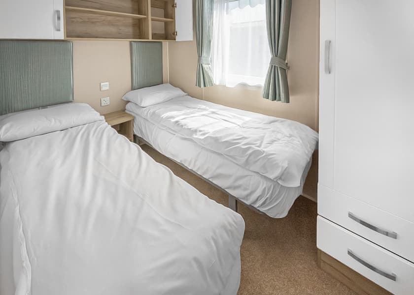 4 Berth Superior Caravan A - The Lakes Rookley, Rookley Village