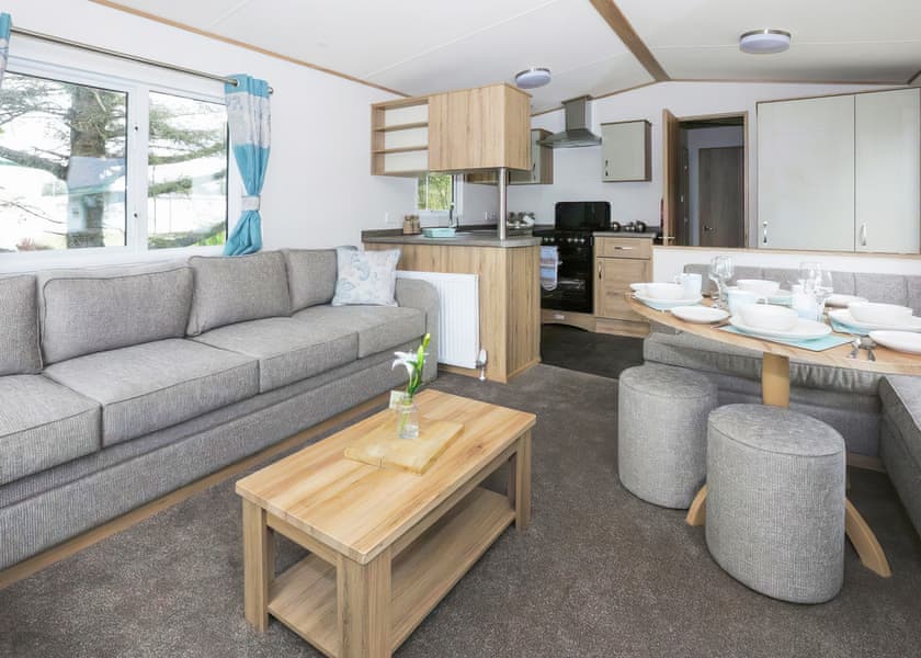 6 Berth Luxury Caravan 3 Bed with Hot Tub A (Pet) - The Lakes Rookley, Rookley Village