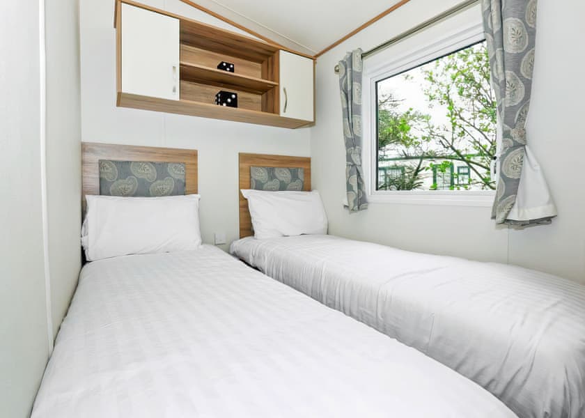 6 Berth Luxury Caravan 3 Bed with Hot Tub A (Pet) - The Lakes Rookley, Rookley Village