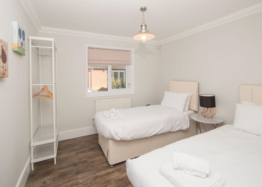 Indulgent Island Cottage 4 Berth (Pet) - The Lakes Rookley, Rookley Village