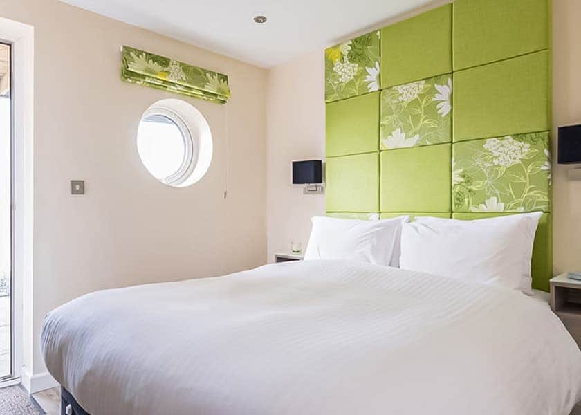 2 berth superior lakeside apartment Pet - Retallack Resort and Spa, St Columb Major